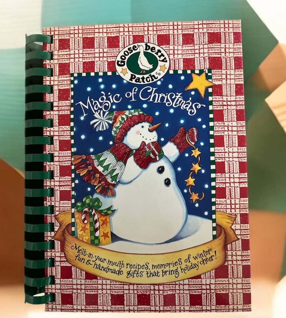 Gooseberry Patch Magic of Christmas Cookbook